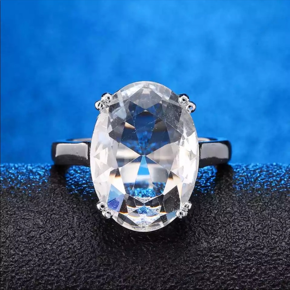 Luxury Silver White Sapphire Beautiful Ring New - Picture 1 of 2